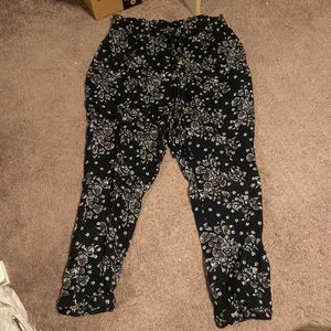 juniors’ SO wide-leg floral black pants